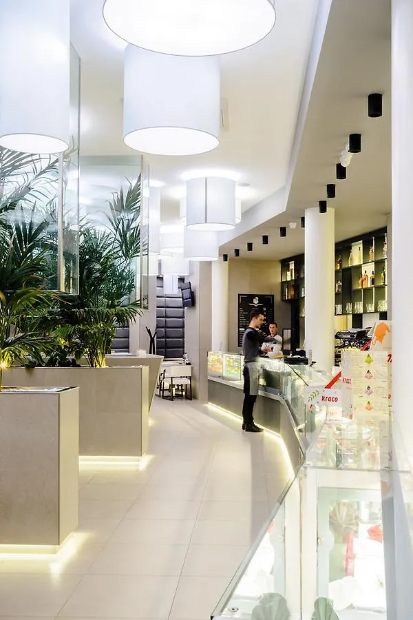 Albes Hotel Fier